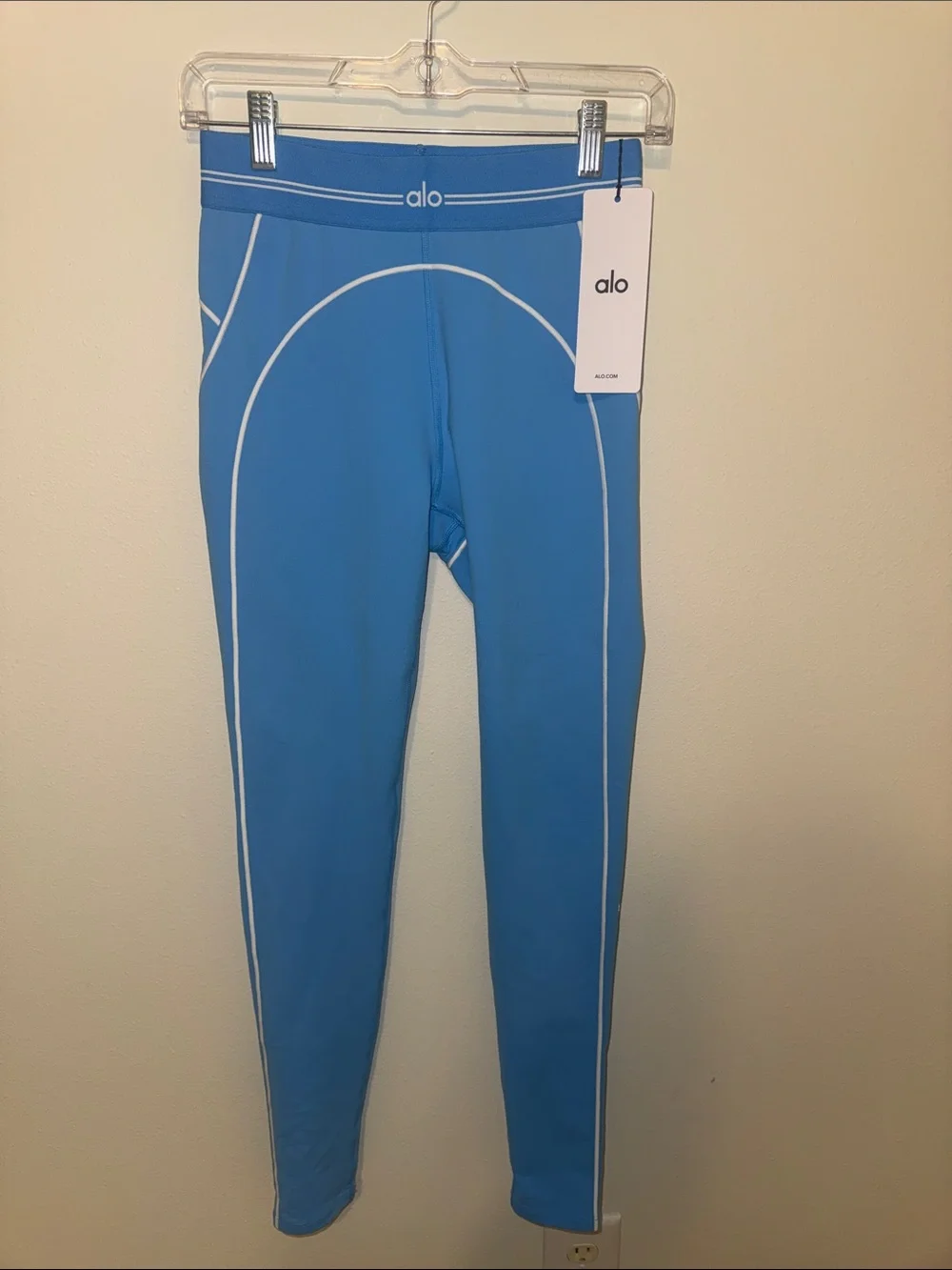 ALO  Women’s Yoga Blue Leggings with White Piping